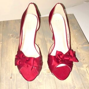Gently Used Peep Toe Pumps in Apple